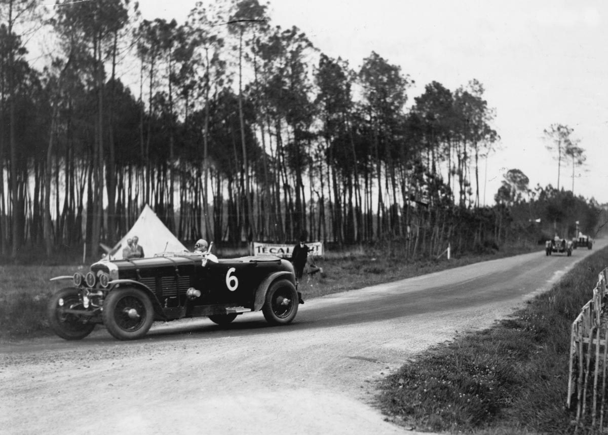 juanjoabsolut's tweet photo. Pues ya es viernes, y 6. Se acerca #LeMans24 y vamos de #Preguerra a la edición de 1929, con el #Stutz M Blackhawk, que no consiguió acabar con #GeorgeEyston y #DickWatney al volante @historacing @LM__ @VicarioMartin @Jose_ArmandoGH @horacio_porta @Raul_Olivan https://t.co/9AuuruD0As
