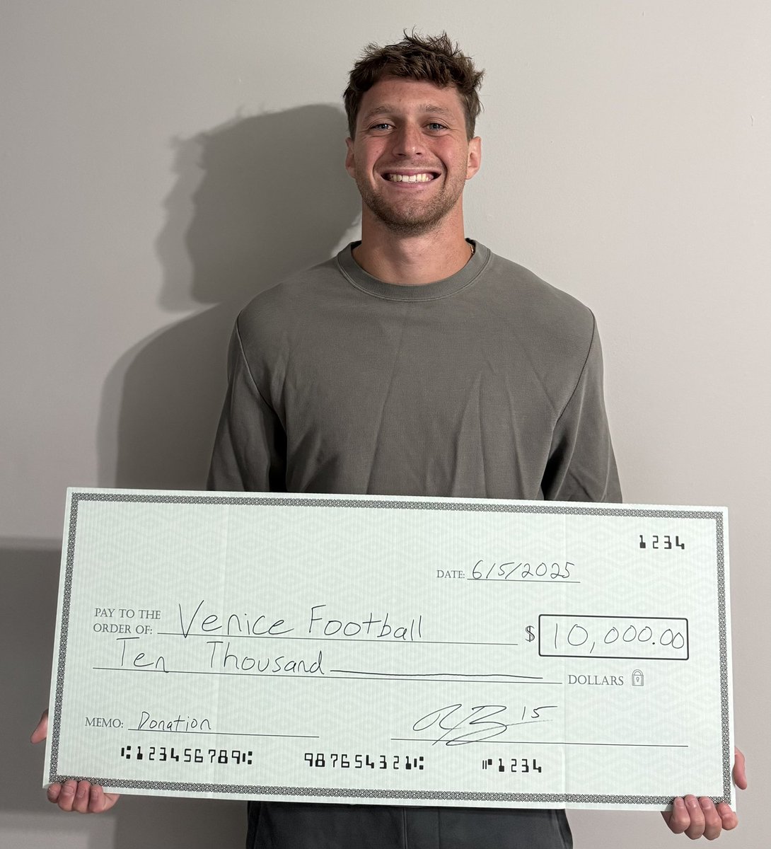 John Peacock (@john_p34) on Twitter photo THANK YOU <a href="/ryanbrownexv/">Ryan Browne</a> means a lot. Any other alumni that want to sign a big check let me know, every little bit helps.
#ITSJUSTDIFFERENTHERE THANK YOU <a href="/ryanbrownexv/">Ryan Browne</a> means a lot. Any other alumni that want to sign a big check let me know, every little bit helps.
#ITSJUSTDIFFERENTHERE