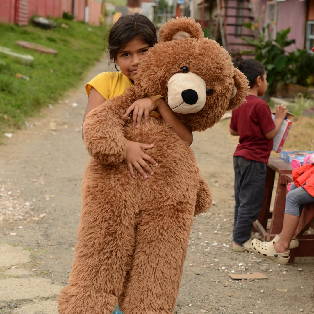 Ningún niño debería irse a la cama con hambre, y ningún padre debería tener que elegir entre la comida y otras necesidades básicas. Invirtamos en la seguridad alimentaria que nutre los cuerpos y construye un futuro más fuerte para todos.