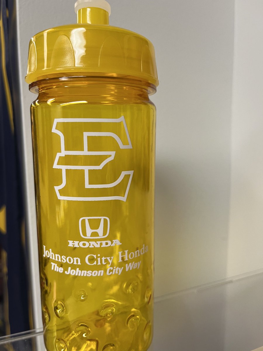 BrooksSavage's tweet image. ‼️Youth Skills Camp starts Monday!! Still time to sign up at coachsavagehoops.com &amp;amp; yes, the unlimited gatorade bottle is BACK! Go Bucs 🏴‍☠️🏀