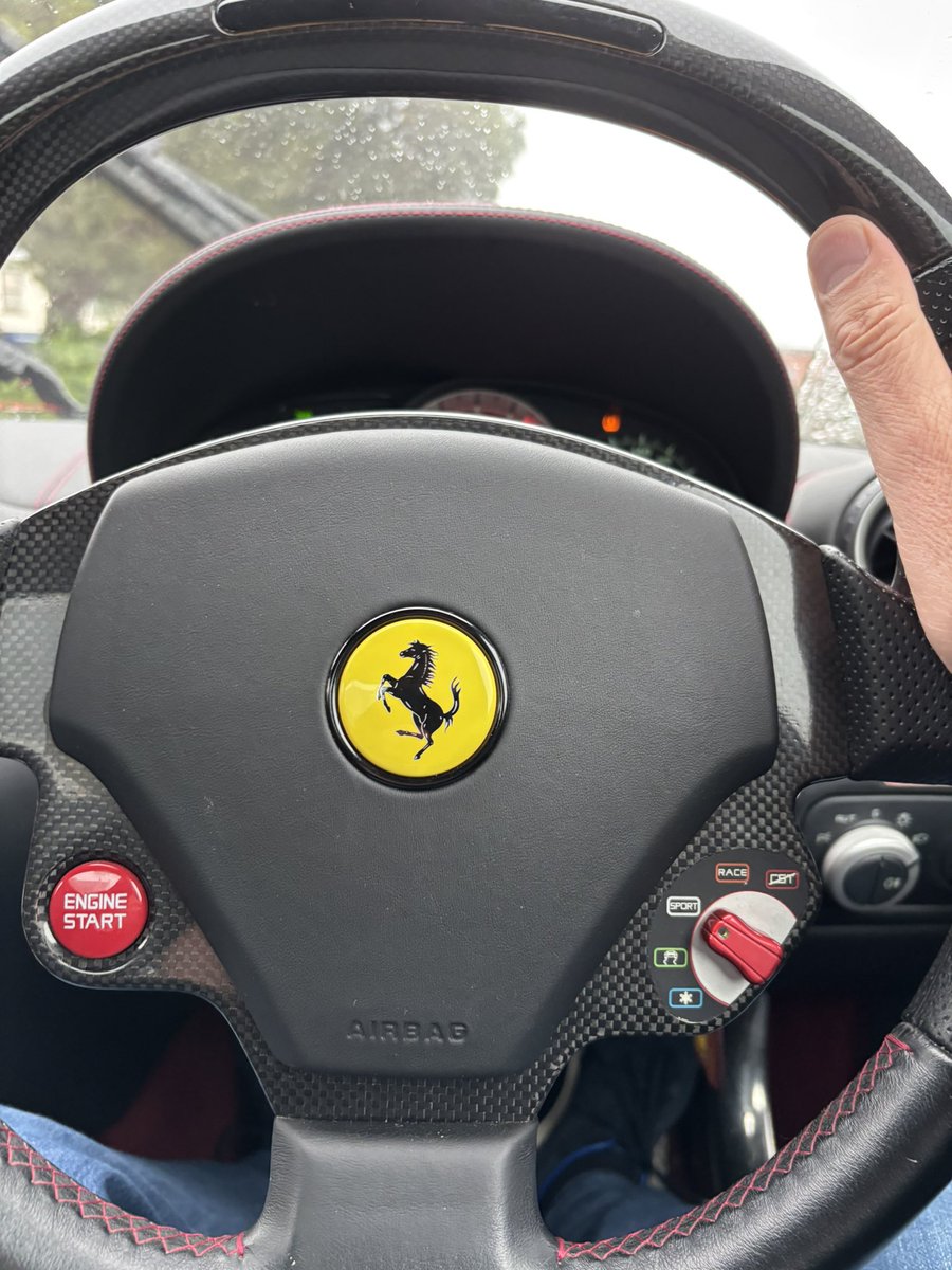 I’ve had the pleasure of using this 599 for a few days this week. What a way to pop one’s Maranello cherry. Culminating in several derestricted runs this evening with 15 other Italian supercars as part of the Jersey Intl Motoring Festival. What a privilege. What a car. ❤️