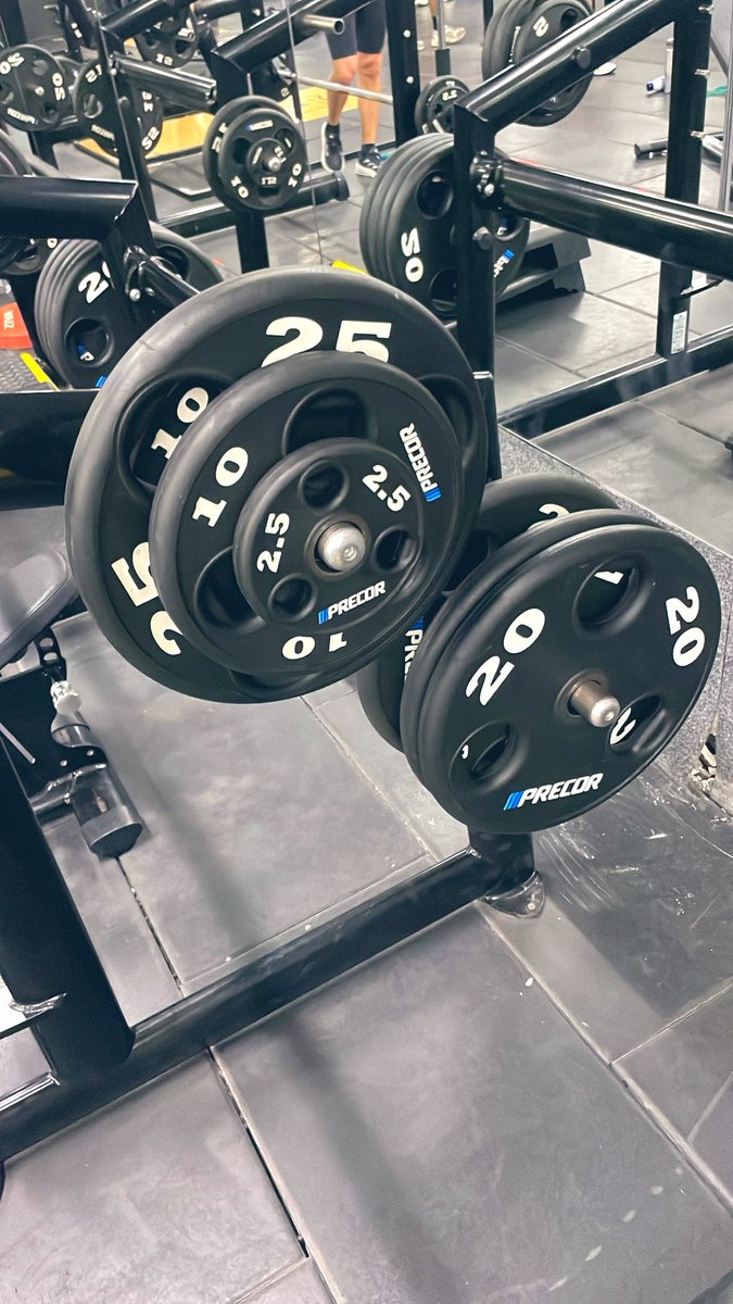 DTmstrmx's tweet photo. Gym time #gym #bro #sudato #sweaty #men #menlife https://t.co/maZ1eGpBCi
