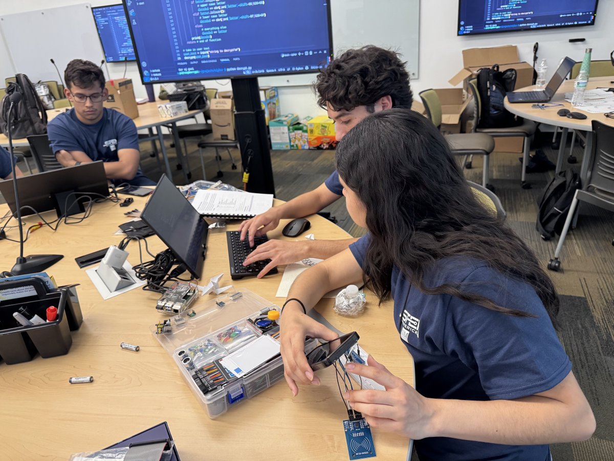 PSLNMState's tweet image. On Day 4 of STEM Mavericks, students ventured into the world of “Defense Against the Dark Arts” — cybersecurity — where they explored network reconnaissance, cryptography, and cybersecurity best practices @dodcdao
@LCPSnet @NMSU_engineer @gadsdenisd_NM