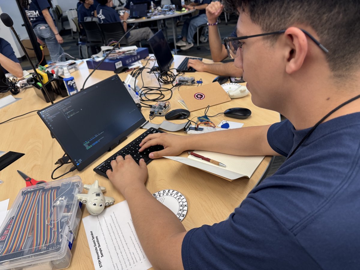 PSLNMState's tweet image. On Day 4 of STEM Mavericks, students ventured into the world of “Defense Against the Dark Arts” — cybersecurity — where they explored network reconnaissance, cryptography, and cybersecurity best practices @dodcdao
@LCPSnet @NMSU_engineer @gadsdenisd_NM