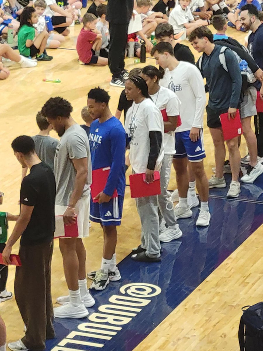 DrakeFanTarren's tweet image. What an awesome week at @DrakeBulldogsMB camp! My K-2 team won the tournament today (great teamwork)! 🏅 I had such a great time meeting new teammates, coaches, and making new friends. See you at the Knapp soon! 🐶