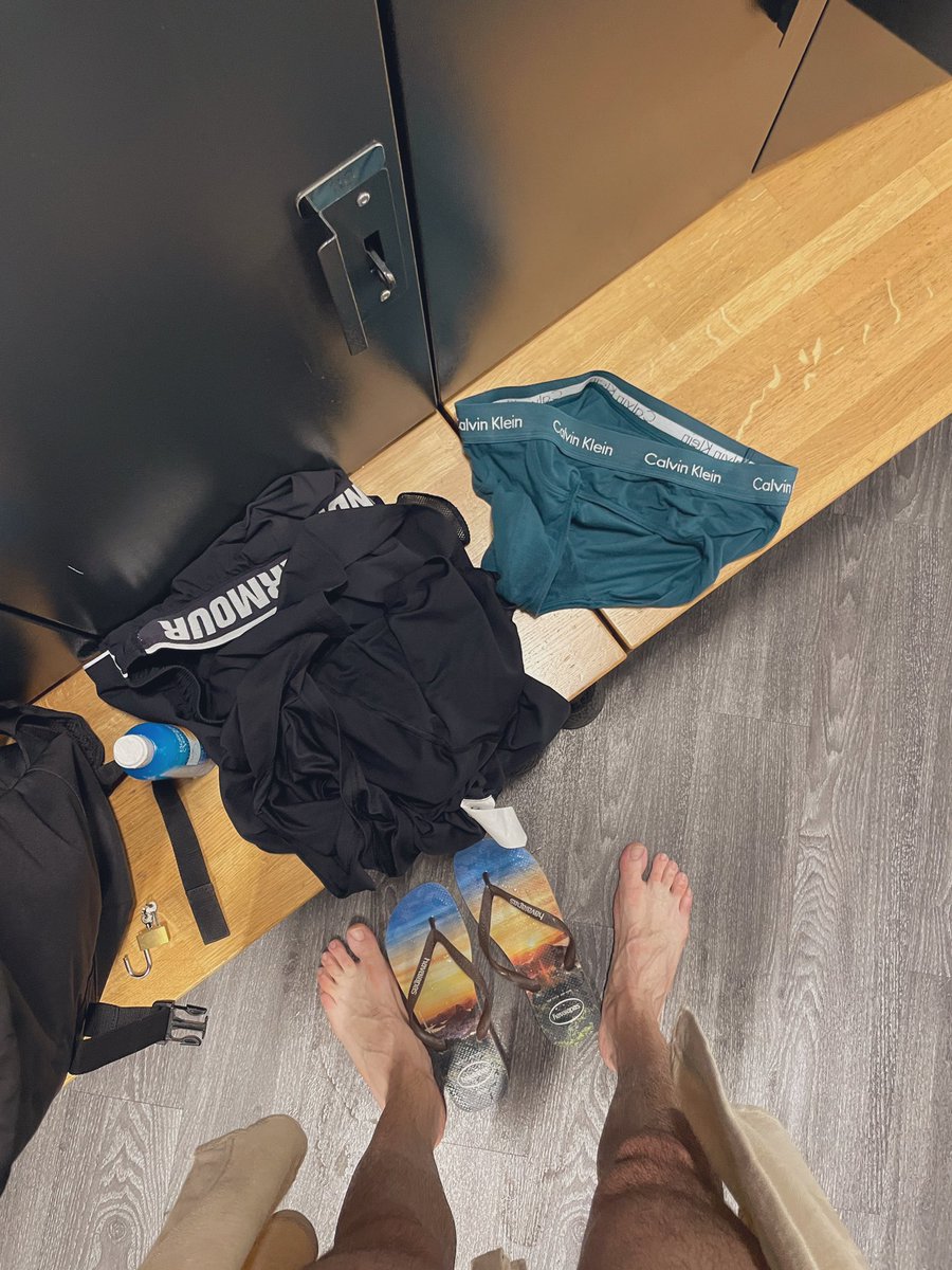 DTmstrmx's tweet photo. #gym #gymbro #feet #fetish https://t.co/6HTHTPN5L3