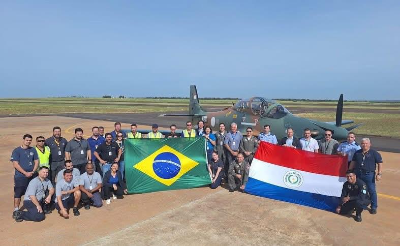 edugimenez93's tweet photo. 👉 Son seis aviones adquiridos.
👉 Costo: USD 105 mill, financiado vía préstamo del BNDES de Brasil. 
👉 Serán utilizados para la vigilancia y control del espacio aéreo pyo, lucha contra el narcotráfico y crimen organizado. 
👉 El acuerdo incluye entrenamiento y soporte técnico. https://t.co/U9VTN4kdW2