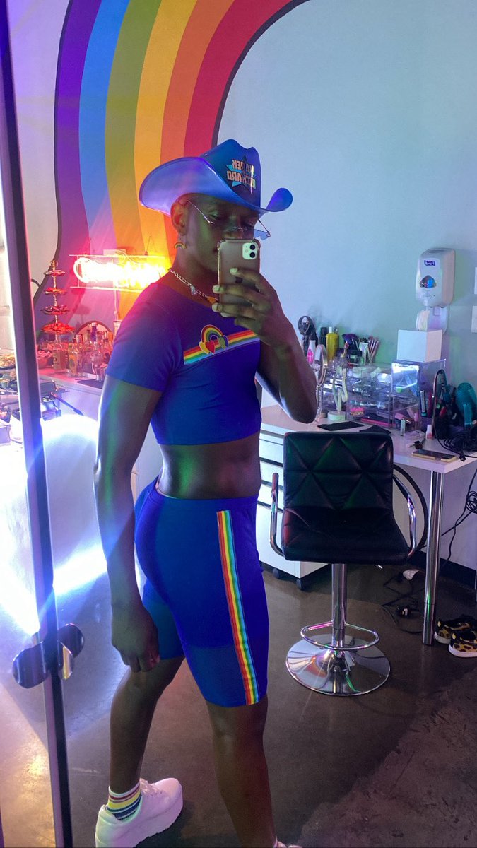 This one time when I was in pride shoot for Marek+Richard. 🥳