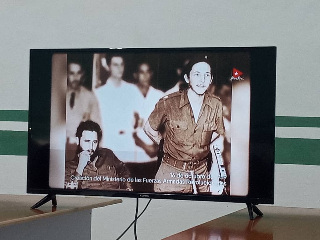 JulioCERHolguin's tweet photo. Realizamos una información matutina especial para los trabajadores de la Dirección de #Geocuba. El tema central fue el natalicio del General de Ejército Raúl Castro Ruz, líder de la Revolución Cubana, en homenaje a su legado y contribuciones a nuestra historia. #Cuba. https://t.co/WX3fnUf0TE