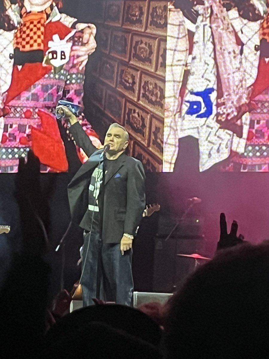 GDunc5's tweet image. The man, the myth, the legend #morrissey