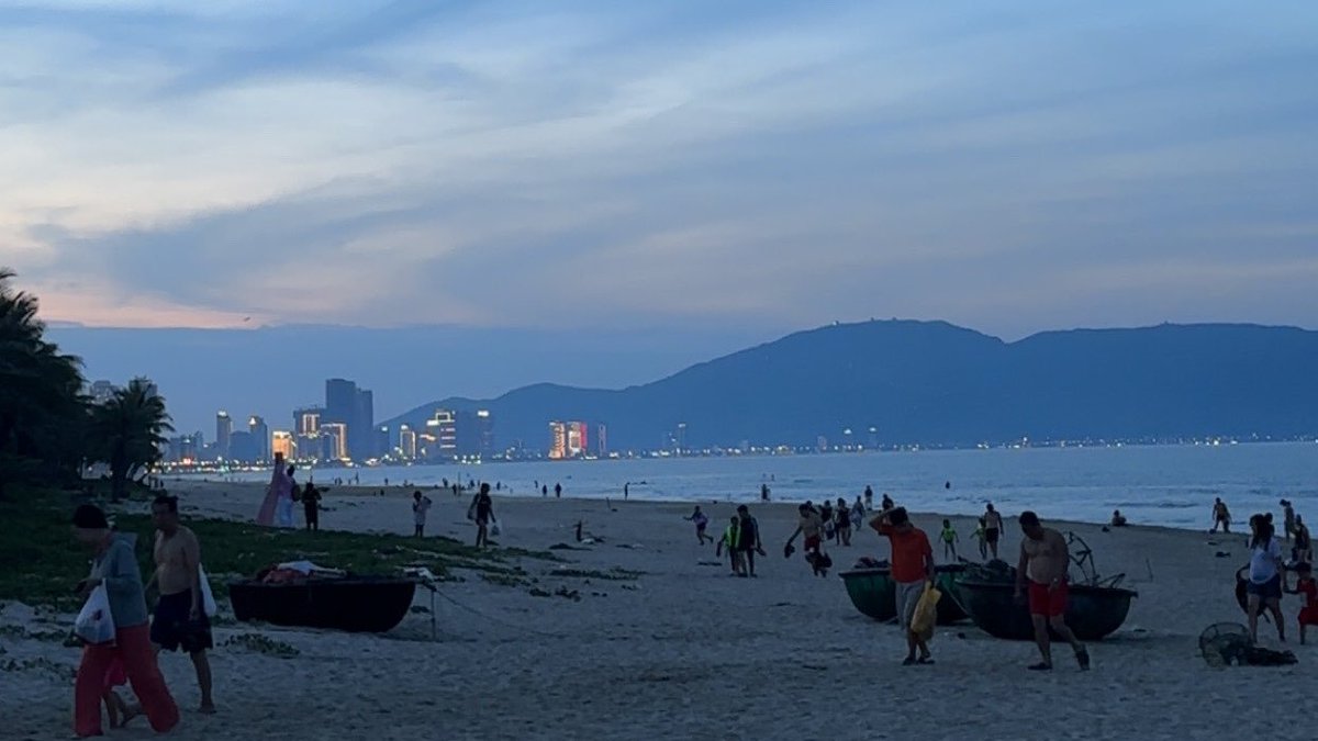 Late start to the tweets, but finally kicking off my journey at Solana Summit APAC 2025 🇻🇳

Landed in Da Nang a couple of days ago. Huge thanks to <a href="/SuperteamMY/">Superteam Malaysia</a> for the student scholarship, very honoured to be here!