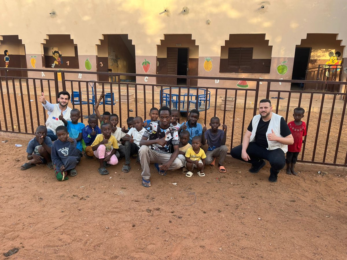 Kurban 2025 - Mali Gözlemimizden Bir Kare
“Avrupa’dan Mazlumlara” diyerek yola çıkan gözlemcilerimiz, Mali’de emanetlerimizi ihtiyaç sahiplerine ulaştırmak için görev başında.
Yanlarında taşıdıkları sadece kurban vekâletleri değil; umut, kardeşlik ve merhamet.
Bu topraklarda her