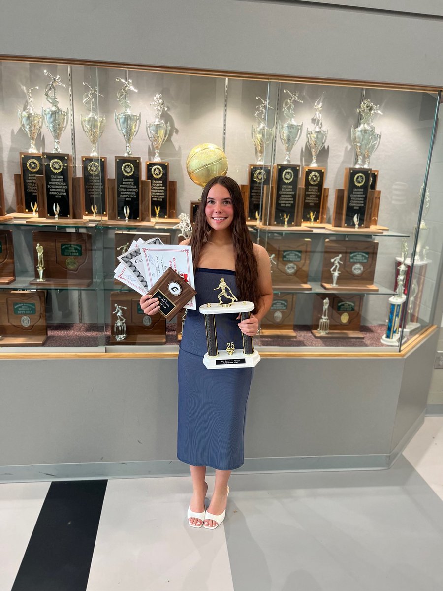 Had My 2025 High school softball banquet this past Monday! I received the EBC Honorable mention, all Ohio East District Honorable mention, All coaches award, Coaches pick MVP award, Scholar Honors, and 3 year letter. Excited for travel season this Friday at Lasers Nation!