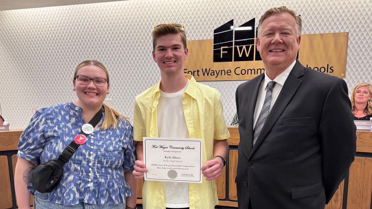 FWCommSchools's tweet image. The board recognized 39 students who achieved a gold rating or higher at ISSMA State Solo and Ensemble Competition in Indianapolis in February. #Congratulations #ISSMA #StateSolo #MemorialPark #NorthSide #Northrop #Snider #Wayne