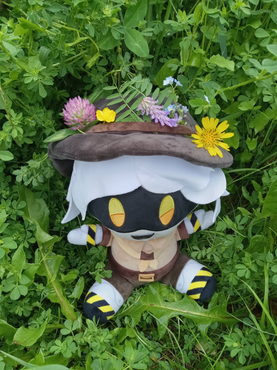 Big_Horny_Rat's tweet image. #N touching grass. #MurderDrones #MurderDronesPlush