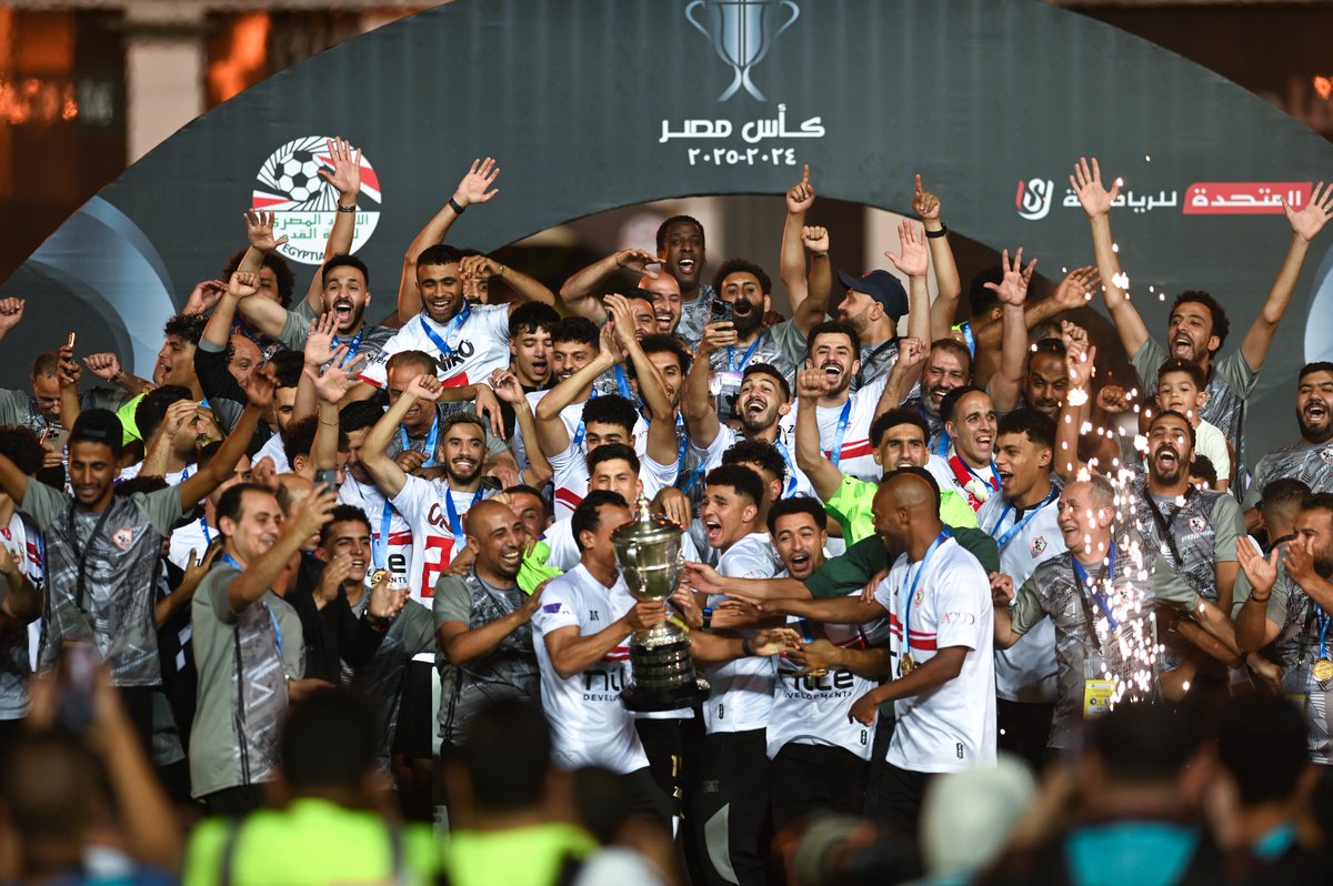 ZSCOfficial's tweet photo. العيد عيدين 🏆

#Zamalek | #MostTitledIn20C | #الزمالك_أولًا | #أكبر_قلعة_رياضية https://t.co/gYyr7A4RgH