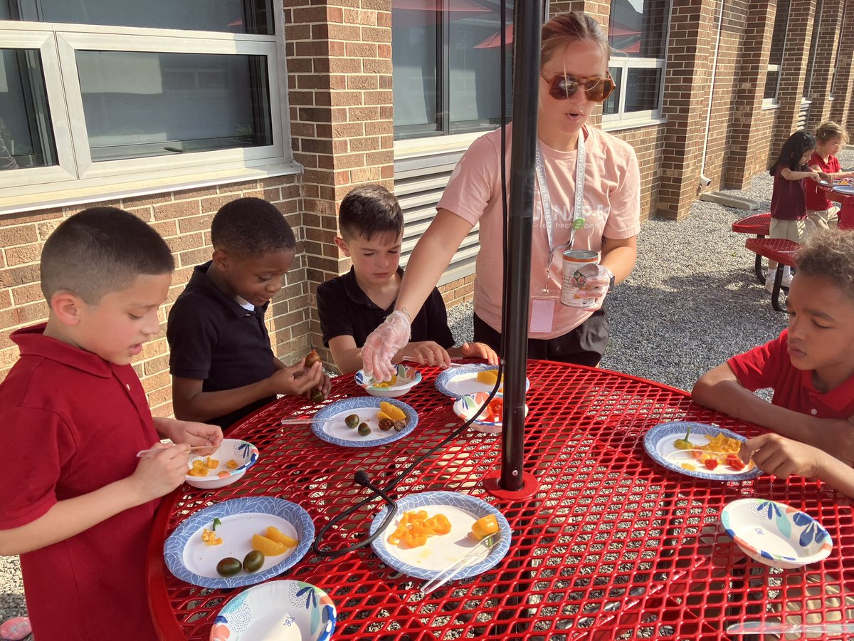 LastellaStacey's tweet image. Whatβs better than outdoor fun and making peach salsa with our @ymcaGMC Y Kids @DreamBigRB and our friends from @njsnaped