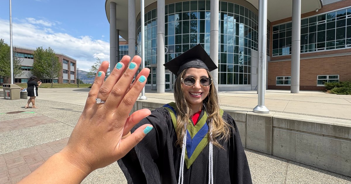 thompsonriversu's tweet photo. You did it! 🎓 Your hard work has paid off and we can't wait to see the incredible places your career will take you. 🚀 #myTRU #TRUGrad #TRUGrad25 https://t.co/8prlGm0Li6