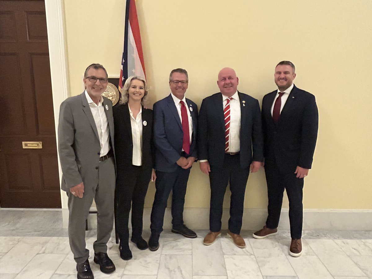 Eight members of the Ohio Trucking Association had 17 meetings on Capitol Hill during their successful Call on Washington. 

They discussed:
🅿️Expanding access to truck parking 
⚖️Preventing lawsuit abuse and staged accidents
♻️Repealing the FET to incentivize the purchase of
