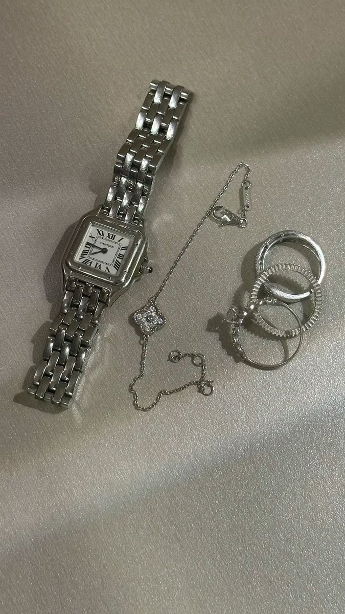 Outfit_Luxy's tweet photo. White jewelry https://t.co/0CnQOeVxeA