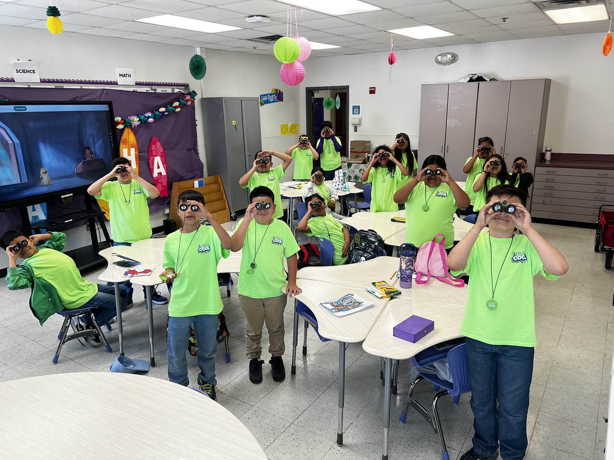 WinnetkaDISD's tweet photo. 🦁🌿 At #Winnetka Adventure Awaits! Our Safari Camp is in full swing, and our young explorers are loving every wild moment! From creative crafts, they're learning, laughing, and making memories that roar. 📸🐘 #SummerCool2025 https://t.co/dpFef5p5F5
