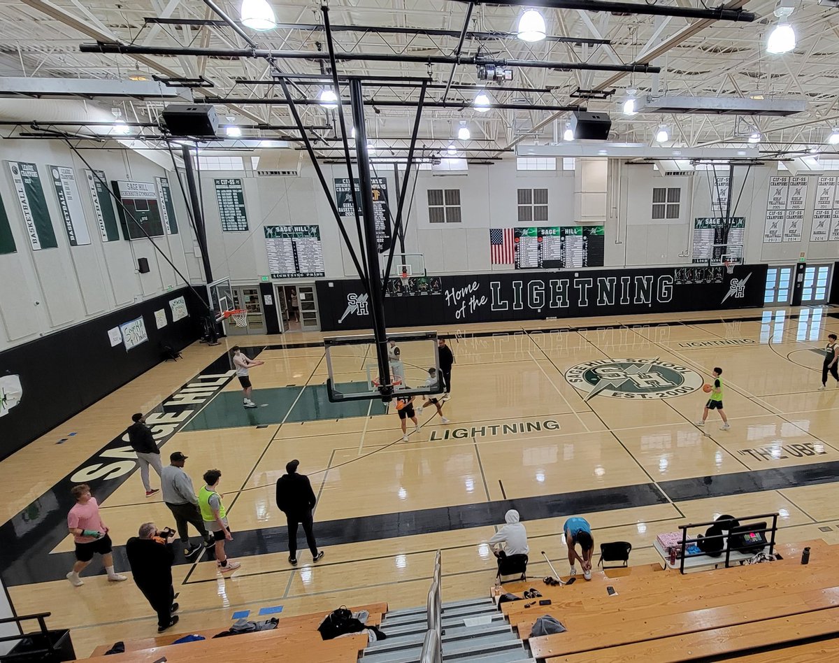 🏀D'Cean Bryant has stepped
down from his HC position at Sage
Hill.
A 3 yr run backed by 49 Ws, 2 trips
to the CIF SS Finals/State playoffs,
a 21-5 mark in Lg play w 1 &amp; 10-3
mark in 3 CIF trips

But most importantly, countless
hours poured into his players

Well done Coach🫡