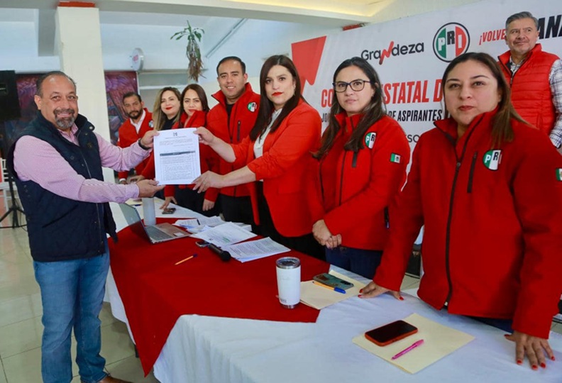 #Columna Rogelio Ayala, el cacique electoral que ha gobernado Guanaceví cinco veces
✍️Perla Cardoso (<a href="/alekos68/">Monica Perla</a>)
El político priista ha gobernado desde los últimos años del siglo pasado e incluso se le señala de reelegirse a través de interpósitas personas.
mujeresmas.com.mx/2025/06/05/rog…