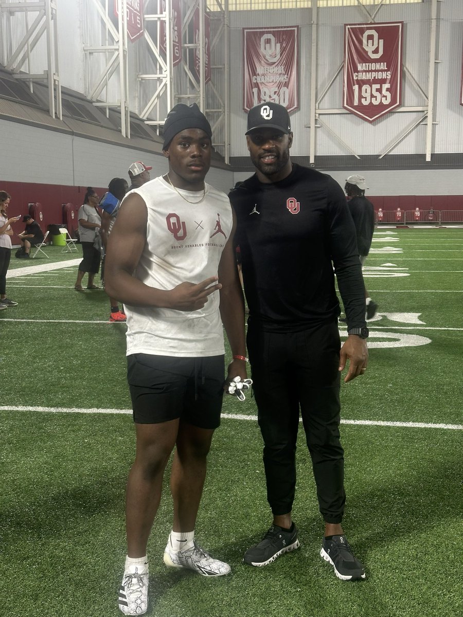 Kentz brown⭐️ (@kentzbrown2028) on Twitter photo Had a great time in Norman today , Thank you <a href="/_jacobmcdaniel/">Jacob McDaniel</a> For reaching out and inviting me to camp. Can’t want to come back & catch a game <a href="/DeMarcoMurray/">DeMarco Murray</a> Had a great time in Norman today , Thank you <a href="/_jacobmcdaniel/">Jacob McDaniel</a> For reaching out and inviting me to camp. Can’t want to come back & catch a game <a href="/DeMarcoMurray/">DeMarco Murray</a>