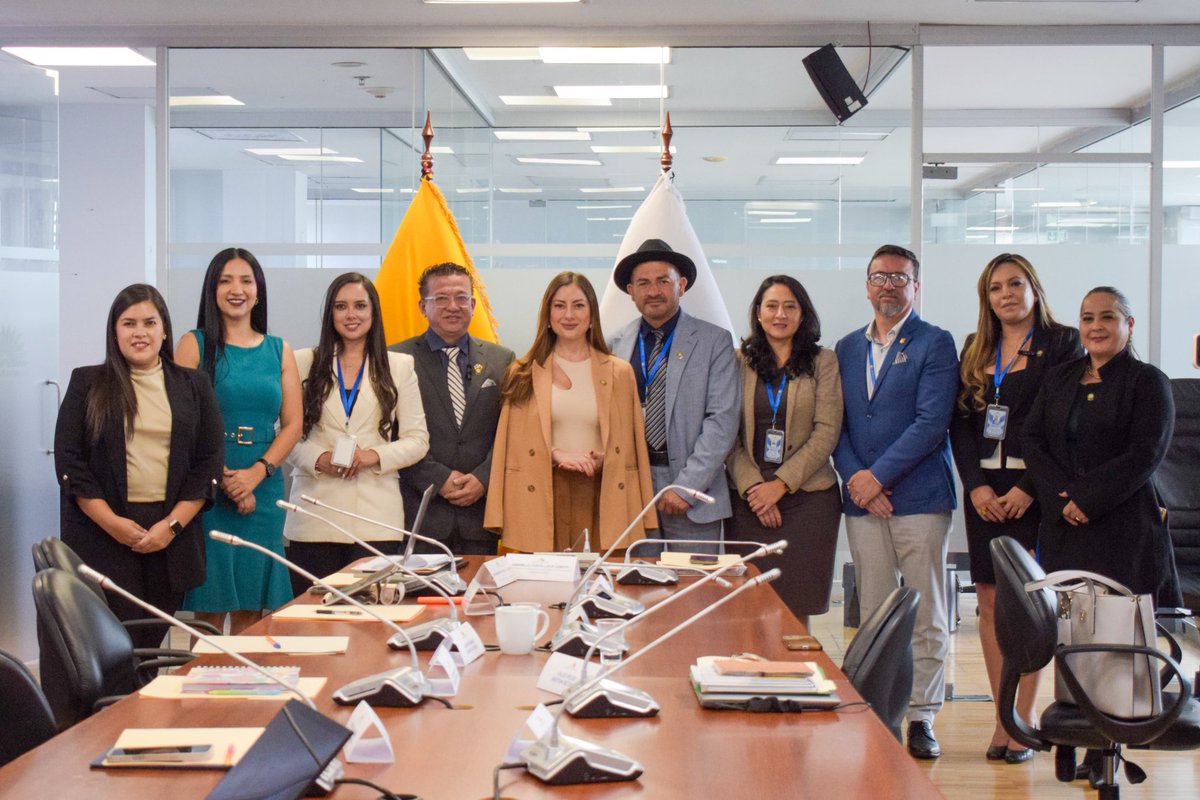 Ledy Zúñiga Rocha (@ledyzunigarc) on Twitter photo Sabemos que la migración es una decisión valiente y, muchas veces, una necesidad forzada. Desde <a href="/RRIIMovilidadAN/">Comisión de RRII y Movilidad Humana</a>, reafirmamos nuestro compromiso con la protección de sus derechos, la promoción de políticas que garanticen su bienestar y el fortalecimiento de los lazos con nuestra Sabemos que la migración es una decisión valiente y, muchas veces, una necesidad forzada. Desde <a href="/RRIIMovilidadAN/">Comisión de RRII y Movilidad Humana</a>, reafirmamos nuestro compromiso con la protección de sus derechos, la promoción de políticas que garanticen su bienestar y el fortalecimiento de los lazos con nuestra