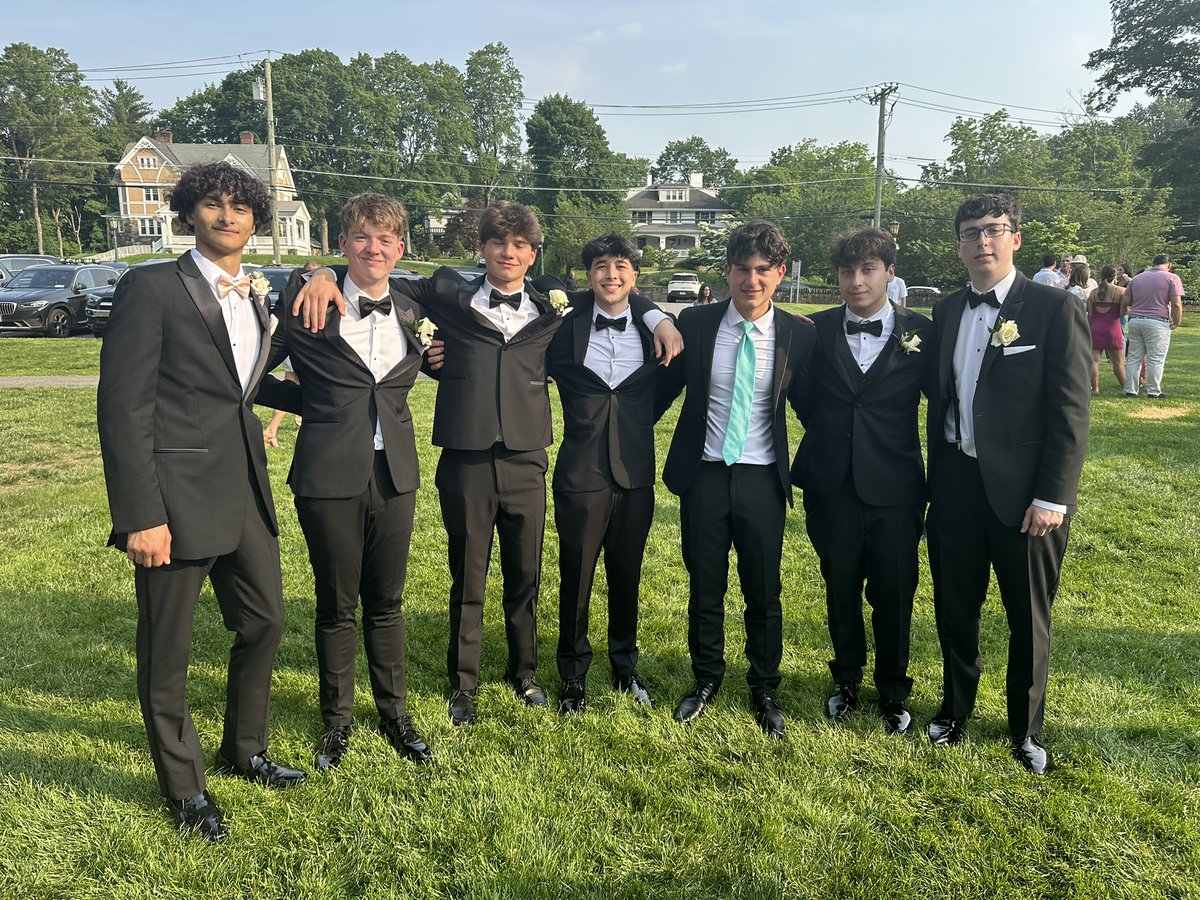 Briarcliff High School Pre-#Prom2025 A wonderful small town tradition continues at Law Park! <a href="/Bcliff_6th_man/">Briarcliff Bears</a> <a href="/bhsbulletin/">Briarcliff Bulletin</a> <a href="/cdrops3/">Christos Drosopoulos</a>