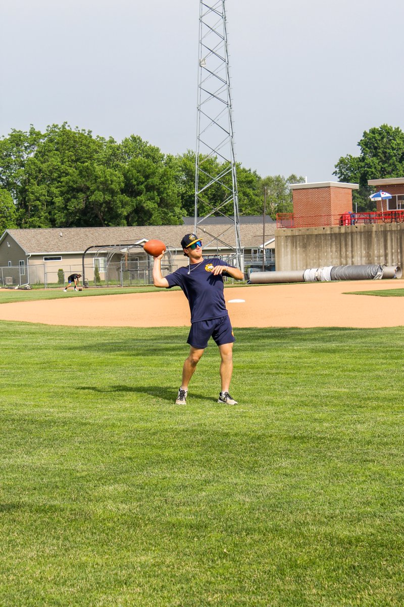 BurlingtonBees's tweet photo. Getting WARM! https://t.co/KH7sPC4lcN