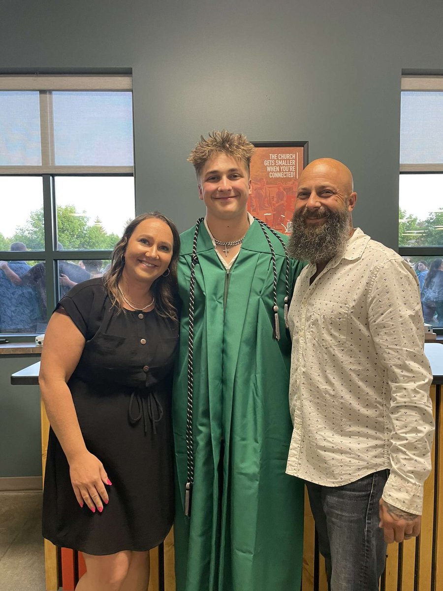 _TD4_'s tweet photo. Finally graduated! Blessed to have a great support system! https://t.co/N38ODhgcJB