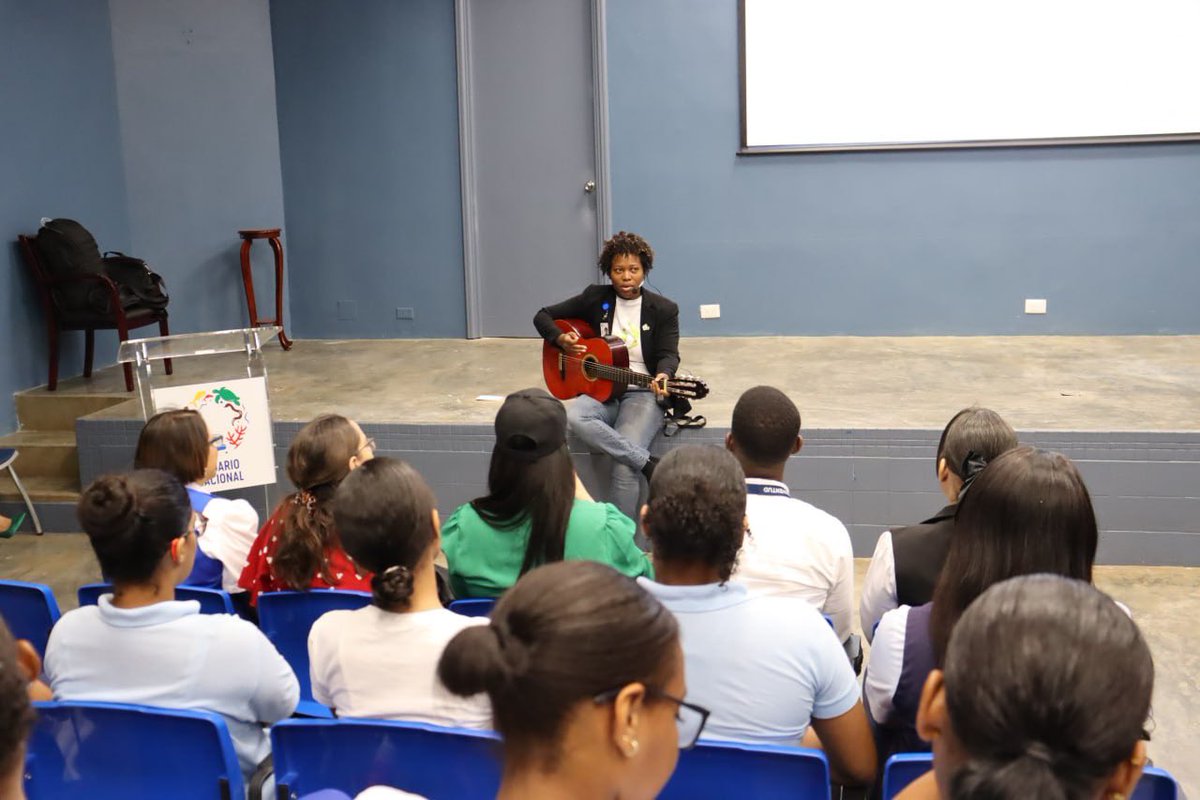 🌍✨ Hoy conmemoramos el Día Mundial del Medio Ambiente bajo el lema “Poner Fin a la Contaminación por Plásticos”, reafirmando nuestro compromiso con la protección de la biodiversidad y la educación ambiental.

Recordemos: cada pequeña acción cuenta.