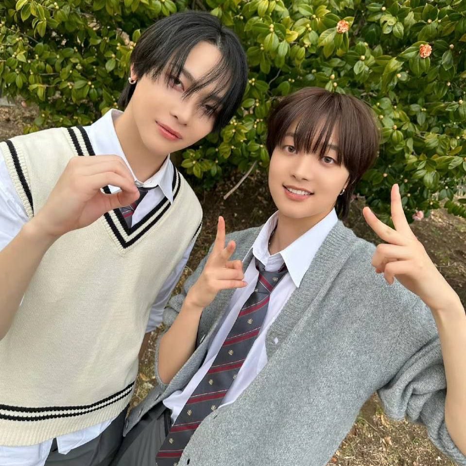 purinjoo's tweet photo. meet me at our bench

— 🍊🍓 / ncej 
— 13k
— university/college au
— https://t.co/TNnhOijRV3 https://t.co/pG1tdMUtoL