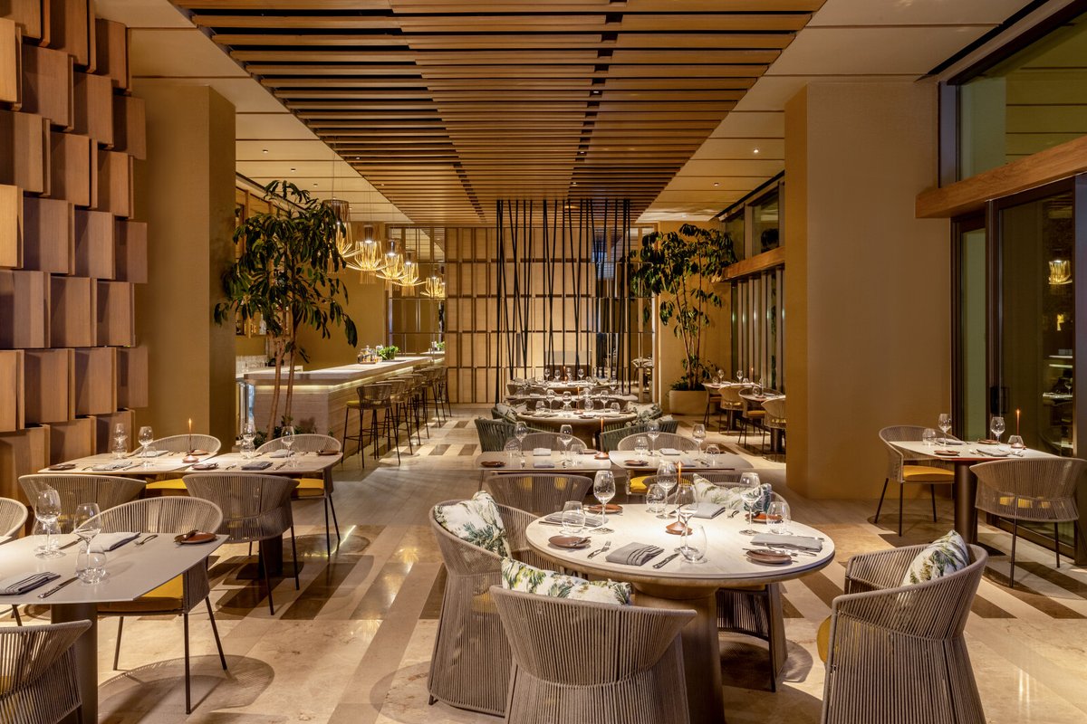 Tres leches cake will never taste the same again.
This unforgettable scene from Bravo’s Love Hotel was filmed at Loto, our restaurant where elegance meets unexpected moments.

#GrandVelasBoutiqueHotel #LuxuryNoDrama #LotoRestaurant
