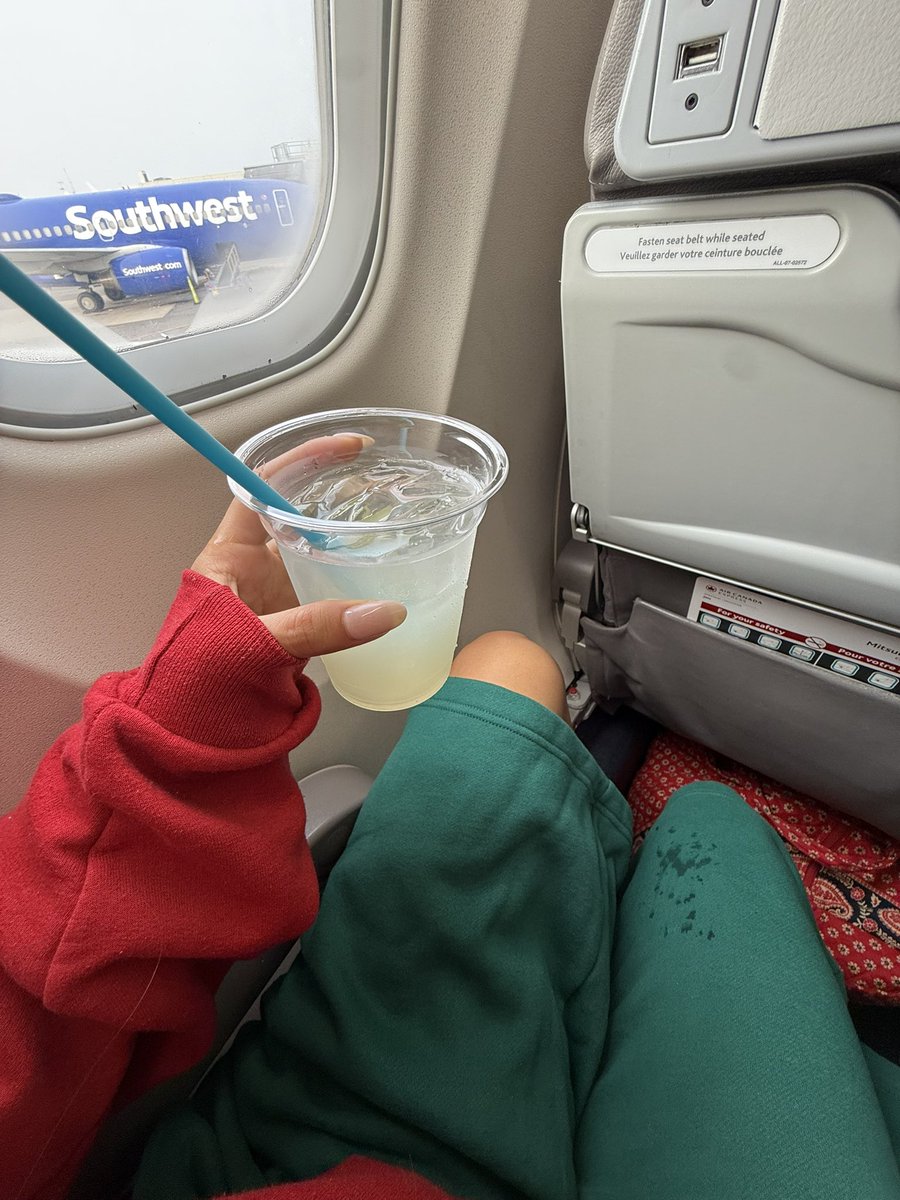 Spilled my to go marg... Cancun here we come!!! (Also I’m sitting in first class trust)