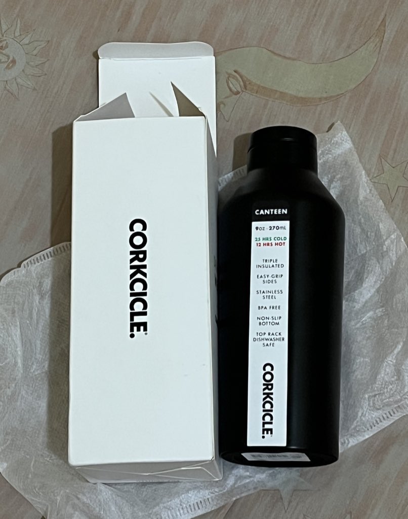 ilygemfourth's tweet photo. wts want to sell corckcicle canteen 9oz (dipped blackout) NEW idr 385K https://t.co/99IoH3o1kO