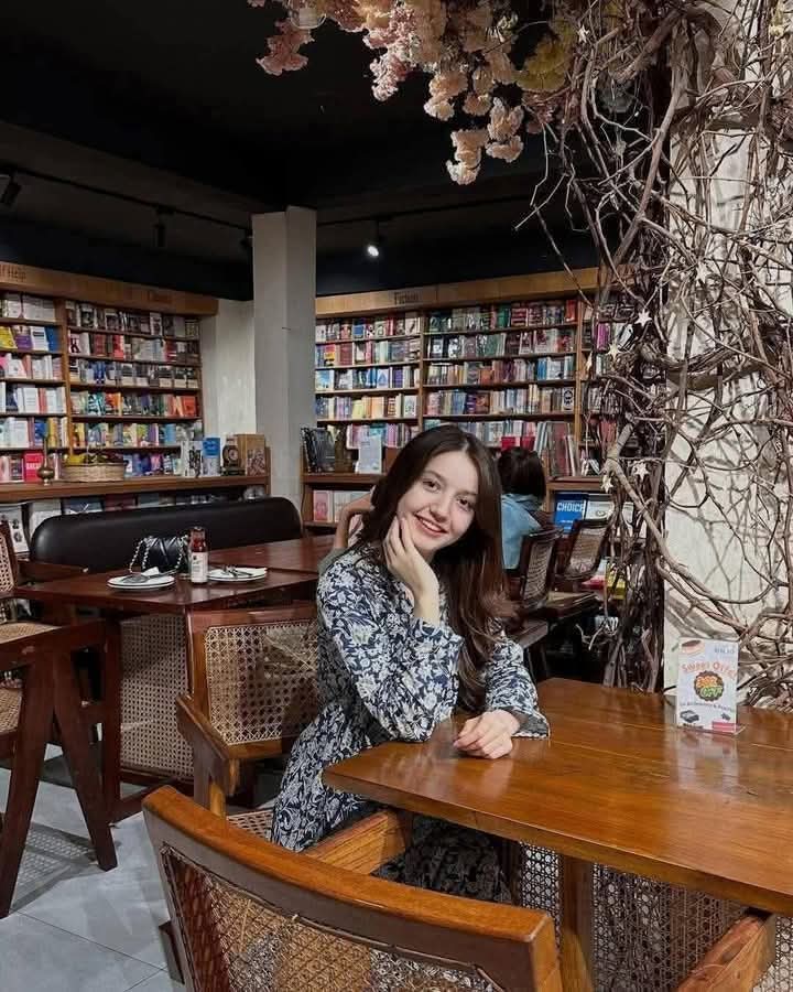 SheriKalmati's tweet photo. پتہ نہیں کیوں اس معاشرے کو ہنستے مسکراتے چہرے اچھے نہیں لگتے یہ بھولے صورت موت کے قابل نہیں تھے۔جنگل کا قانون ہے یہاں جو تھوڑا برا لگے کوئی سائکو نکل کر گولی مار دیں گا۔اور نکل جائے گا
انتہائی دکھ ہوا اس کے موت کے خبر سن کر بیان نہیں کرسکتا 🙏💔
#justiceforsanayusuf #SanaYusuf https://t.co/MdH6T1FGcF