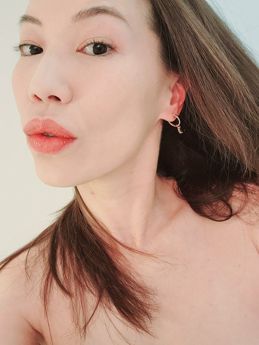 Watch Kalina Ryu's leaked NSFW photo on TwXstars