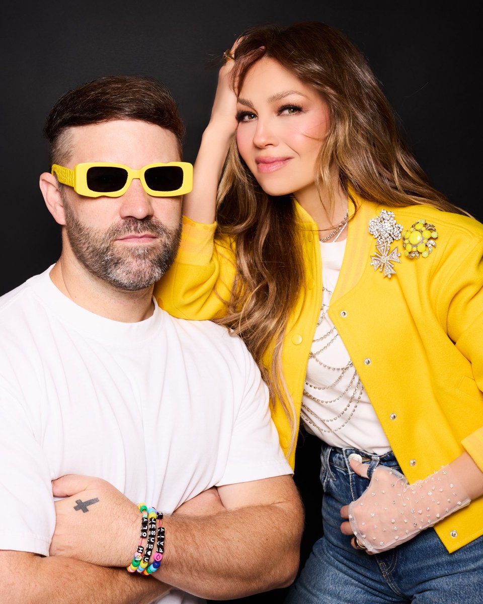 thalia's tweet photo. ✨ @ravejesusmusic y yo sentamos a compartir cómo surgió ‘Tu Amor’ y cómo fue incluir a Dios en el proceso de composición de esta canción. 

Entrevista completa disponible ya ❤️
https://t.co/ccK1nXbnal https://t.co/D8qakBEbHt