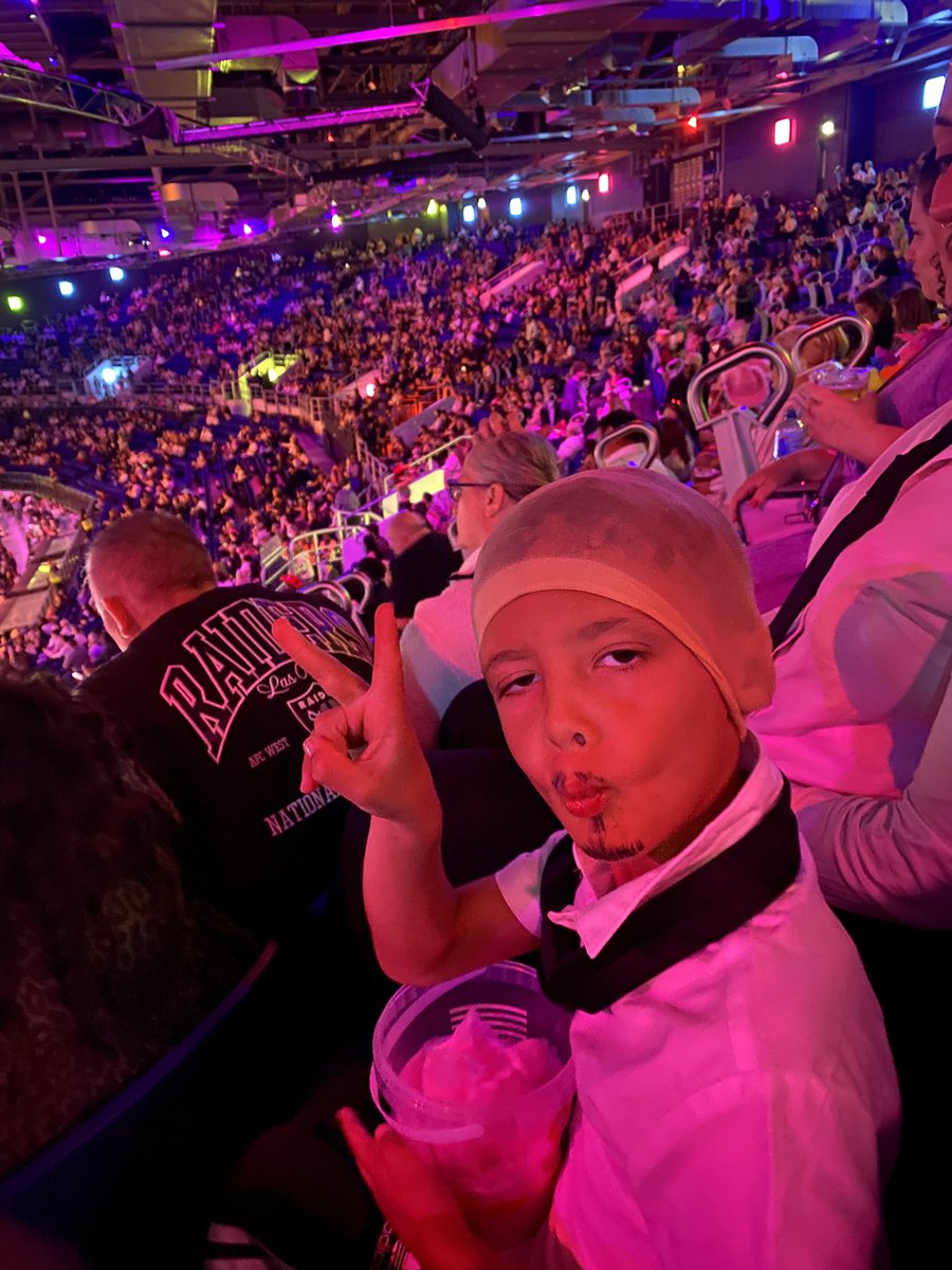 bring your kid to a pitbull concert day