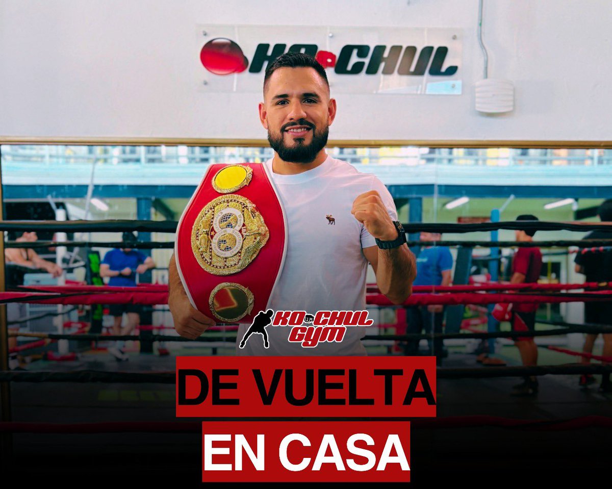 🏆 El campeón está en casa 🏠
Eduardo "Sugar" Núñez regresa al lugar donde todo comenzó: su gimnasio, su casa.
Ahora no solo vuelve con más hambre que nunca, sino también con el cinturón de campeón mundial IBF superpluma en sus manos. 🥊🔥
<a href="/EddieHearn/">Eddie Hearn</a> <a href="/ChavaESPN/">Salvador Rodriguez</a>