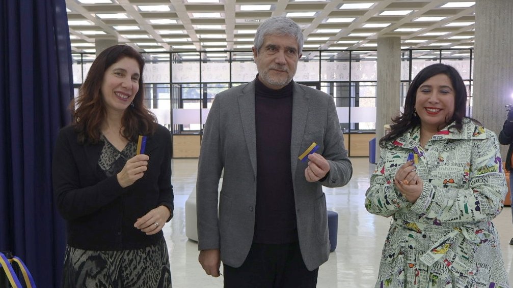 #Noticias. Un espacio vanguardista e inclusivo para el estudio: Bibliotecas UdeC reinaugura cuarto piso de la #BibliotecaCentral📚.
Los más de 800 metros cuadrados incluyen salas de estudio, además de una comiteca✏️ y una musiteca🎶.
bibliotecas.udec.cl/un-espacio-van…