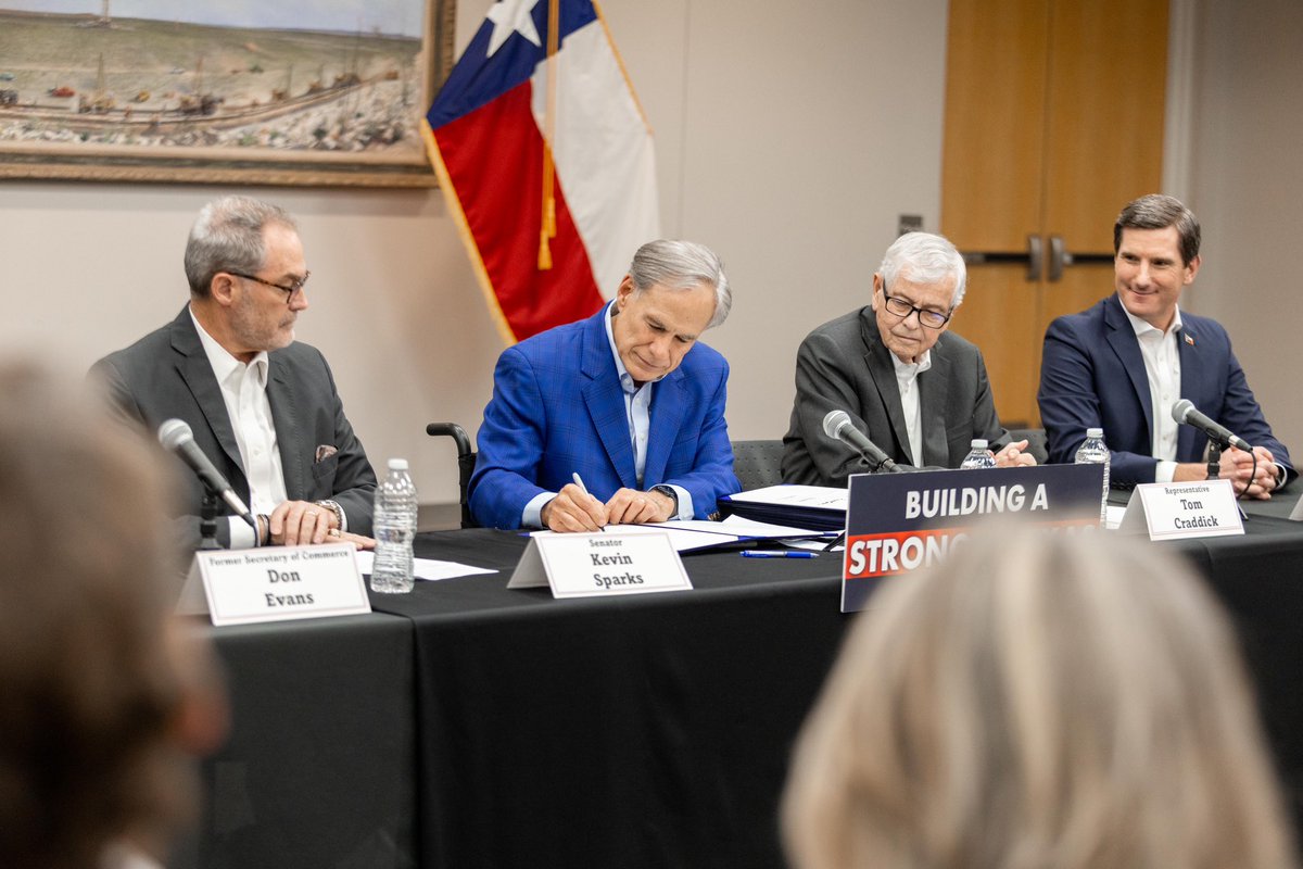 GregAbbott_TX tweet picture