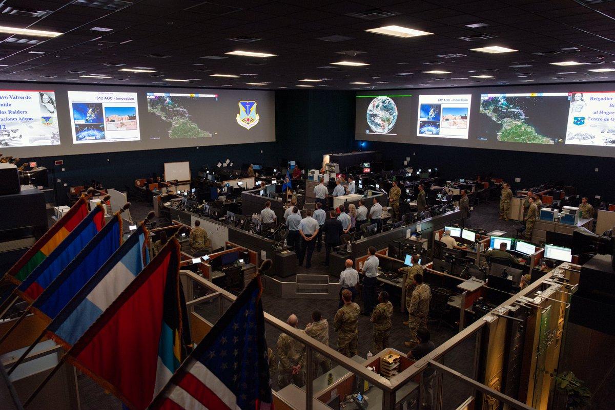 AFSOUTH's tweet image. We proudly welcomed the Argentine Air Force Chief of Staff, Brigadier Gustavo Valverde & his team to our headquarters. Together with our Argentine partners we are strengthening our interoperability across the region for a connected, capable and secure hemisphere. @FuerzaAerea_Arg