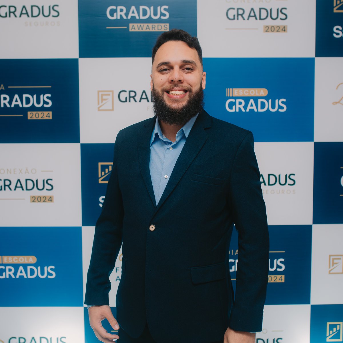 Pra quem não sabe.

Sou assessor de investimentos com  mais de 60 clientes satisfeitos. Ajudando pessoas a alcançarem seus objetivos financeiros.
Agora, além de falar sobre meu Fluminense, vou compartilhar com vocês dicas de como investir de forma inteligente.

Fiquem ligados