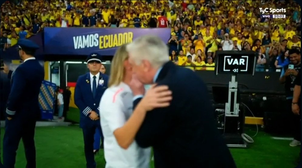 Tomy_IFC's tweet photo. -Te felicito rubia sos un infierno...
+Flaco, soy becaccece https://t.co/dF2uzs1KJD