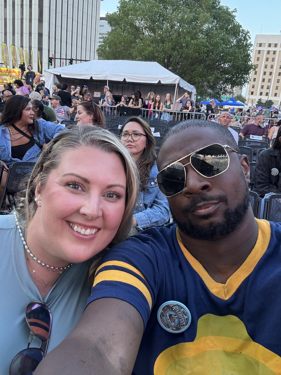 BookTroy's tweet photo. @allenstone  thank you , I heard people saying best show ever @Riverfest .  But I knew you would kill it.  Please come back to Wichita https://t.co/juXRG9YKht