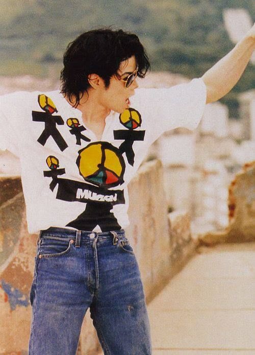 notgwendalupe's tweet photo. michael jackson was almost banned from filming the video for 'they don't care about us' in brazil, but the large crowds of fans and enthusiasm sorrounding his visit made the government allow the filming https://t.co/7s5tmwkQa5