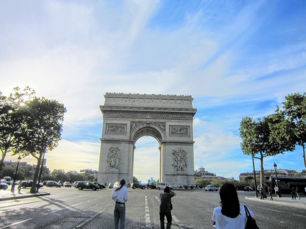 kirktoye's tweet image. フランスを代表する観光地、パリの凱旋門。パリといえば、やっパリここ!!(2012年8月) #パリ
